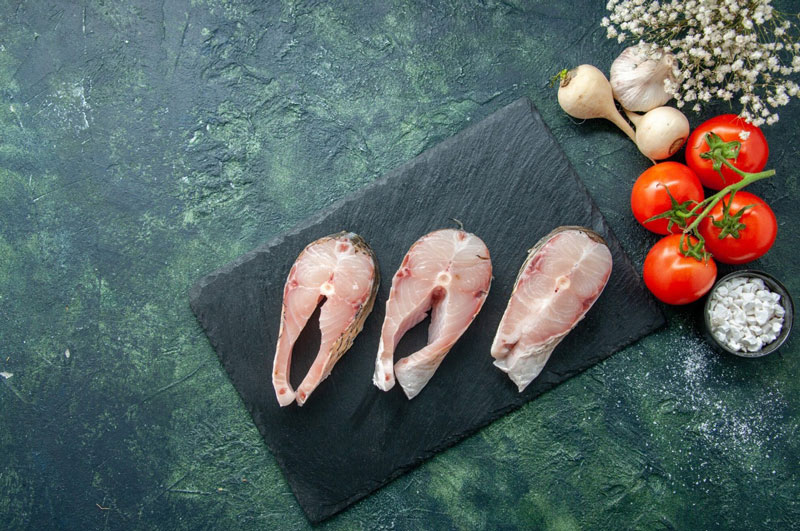 Không nên rã đông cá ở nhiệt độ phòng
