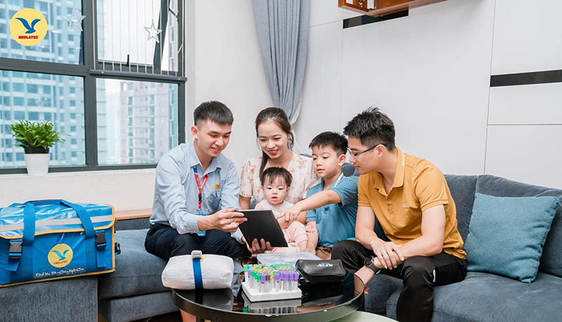 Dịch vụ lấy mẫu xét nghiệm tận nơi mang công nghệ chẩn đoán hiện đại đến gần hơn với người dân 