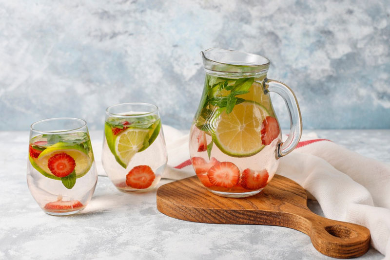 Lương khô cùng nước detox giúp cân nặng được kiểm soát ổn định
