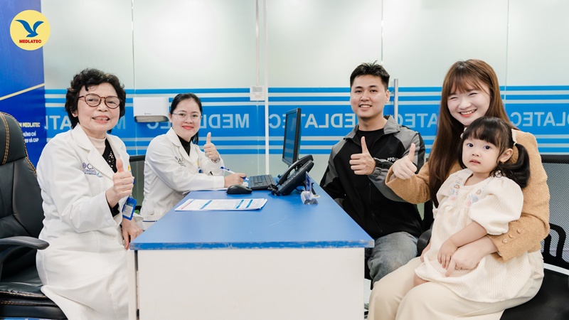 Mẹ cần đưa trẻ đi khám nếu con có biểu hiện lạ