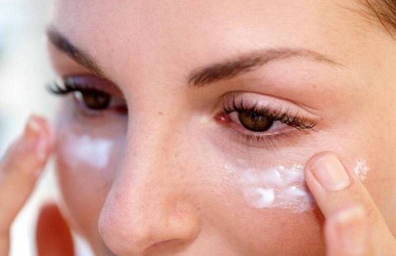 Kem mắt Cream Kumargic Eye giúp làm mờ quầng thâm lâu năm và giảm sưng bọng mắt hiệu quả