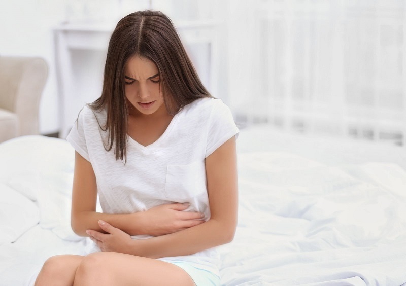 Đau âm ỉ kéo dài hoặc đau dữ dội sau ăn là triệu chứng của đau dạ dày