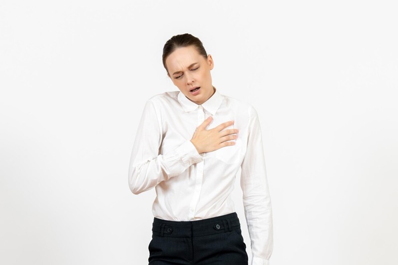 Người bệnh hen suyễn có thể bị đau tức ngực, khó thở