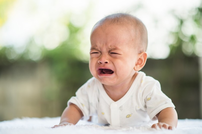 Quấy khóc khi đi tiểu là triệu chứng của nhiễm khuẩn tiết niệu 