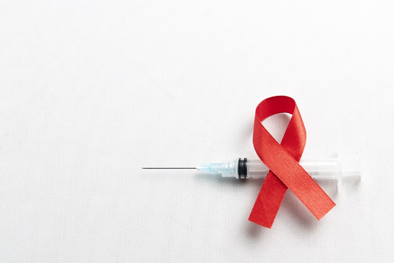 Xét nghiệm HIV để phát hiện có virus trong cơ thể người bệnh hay không