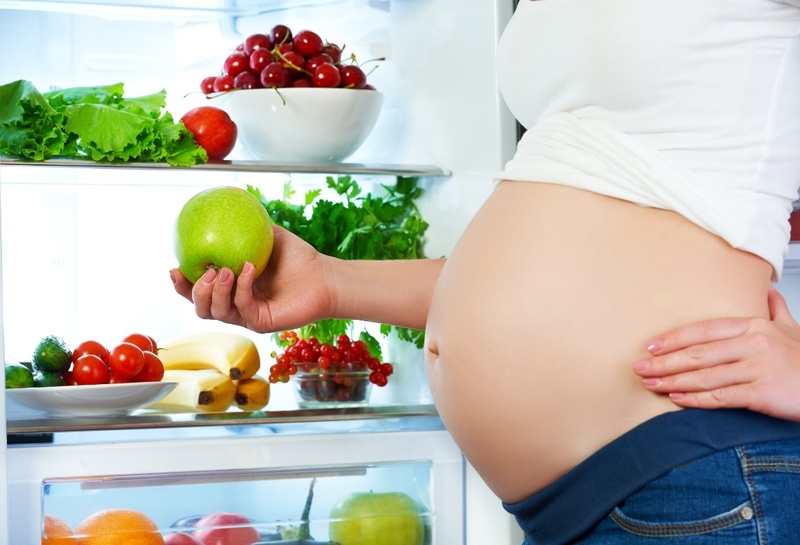 Mẹ bầu cần cung cấp chế độ dinh dưỡng toàn diện trong suốt thai kỳ 