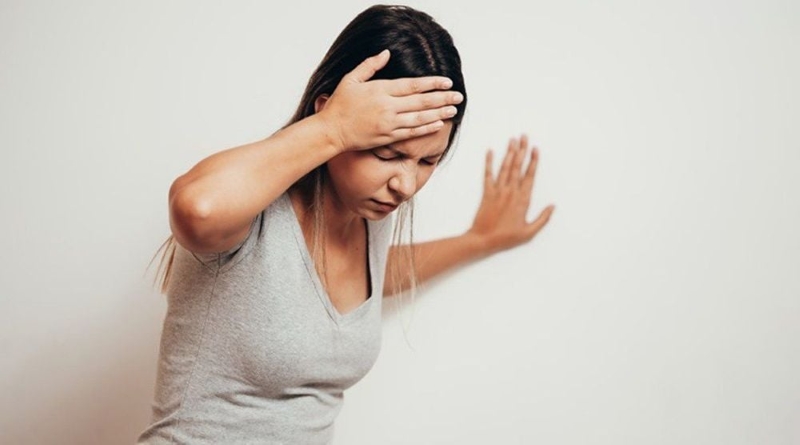 Mất nước gây ra tình trạng chóng mặt, choáng váng 