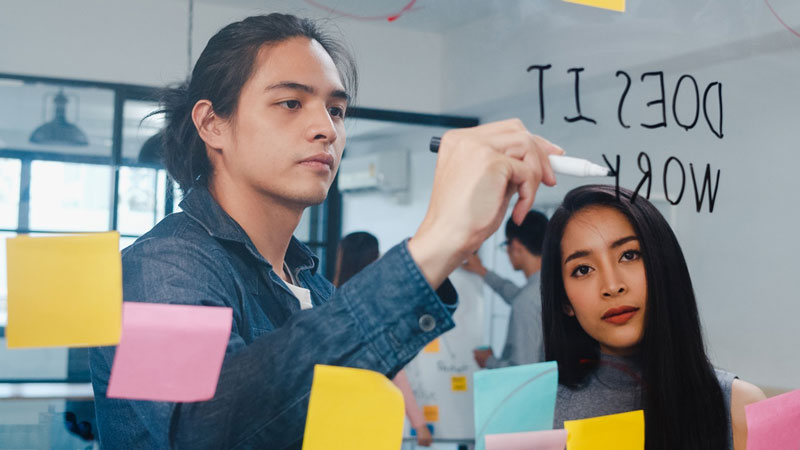 Người có CQ cao thường không bị bó buộc bởi các khuôn mẫu 