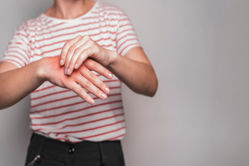  Viêm gân gấp ngón cái là tình trạng viêm hoặc tổn thương ở các gân giúp ngón cái gập lại