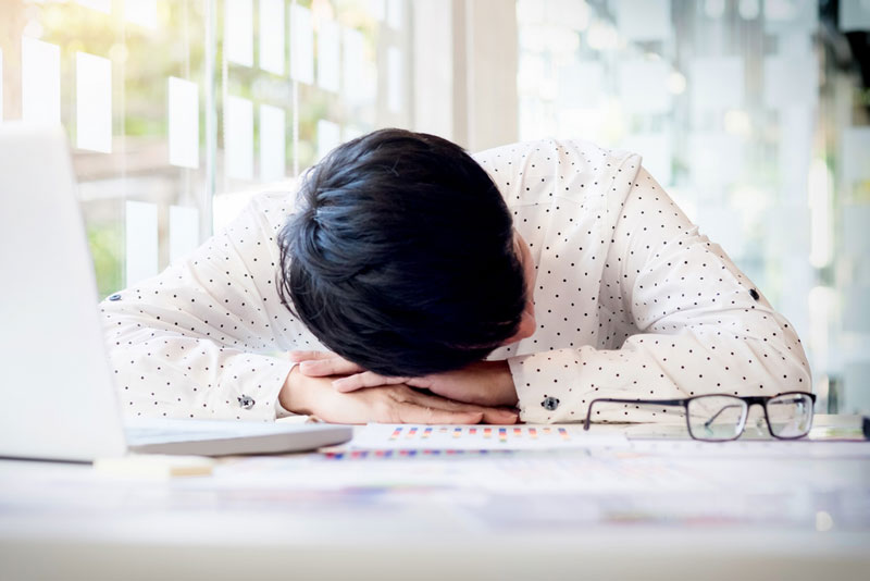 Nếu cơ thể biểu hiện triệu chứng của tình trạng tổn thương gan, bạn nên làm xét nghiệm chức năng men gan