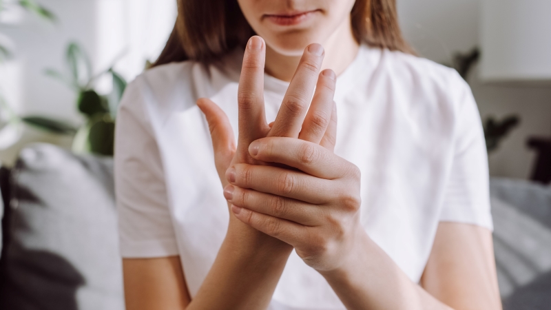 Không chủ quan trước tình trạng tê bì tay chân 