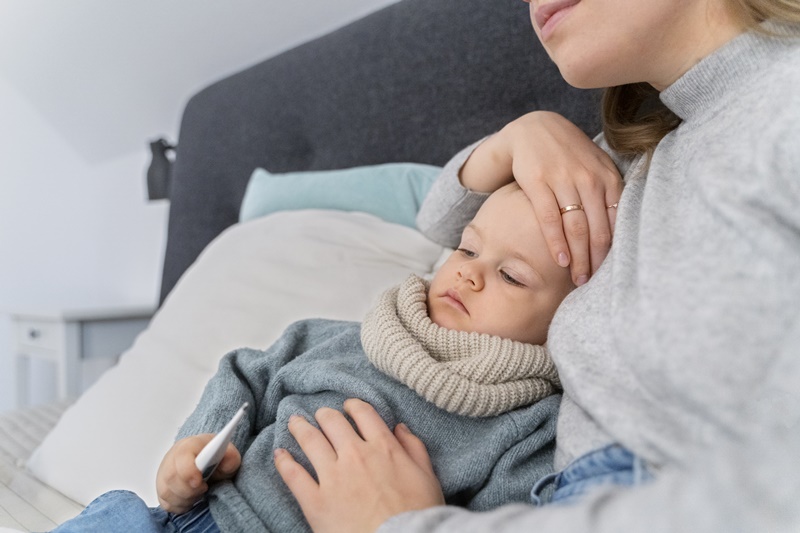 Cha mẹ không cần lo lắng nếu trẻ chỉ sốt nhẹ trong vòng 1 đến 3 ngày