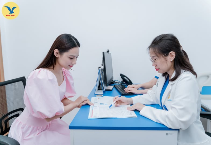 Trong nhiều trường hợp, bác sĩ có thể kê toa một số loại thuốc để điều hòa nội tiết và hỗ trợ rụng trứng