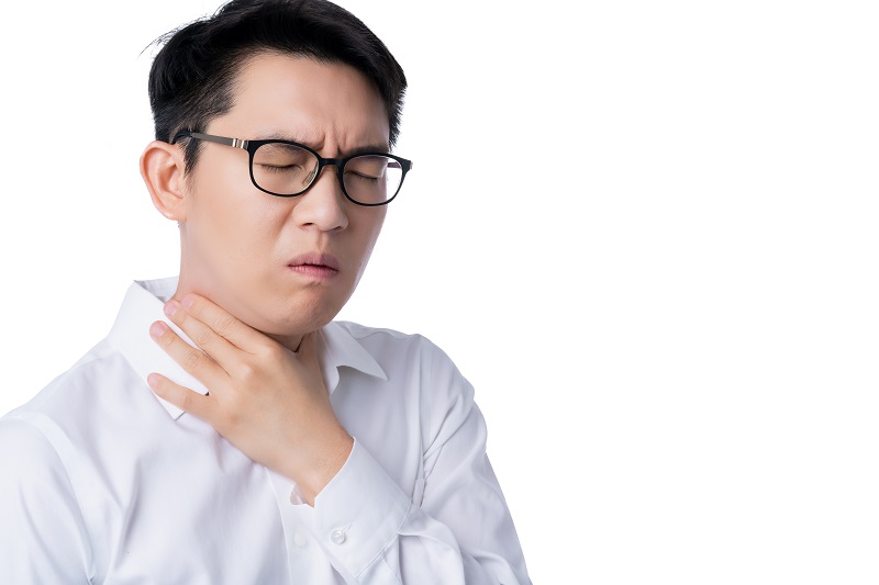 Người bệnh có thể bị khó nuốt, nói ngọng, phản xạ hàm khó kiểm soát.
