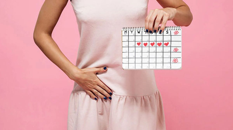 Rối loạn chu kỳ kinh nguyệt là một trong các dấu hiệu suy giảm nội tiết tố nữ