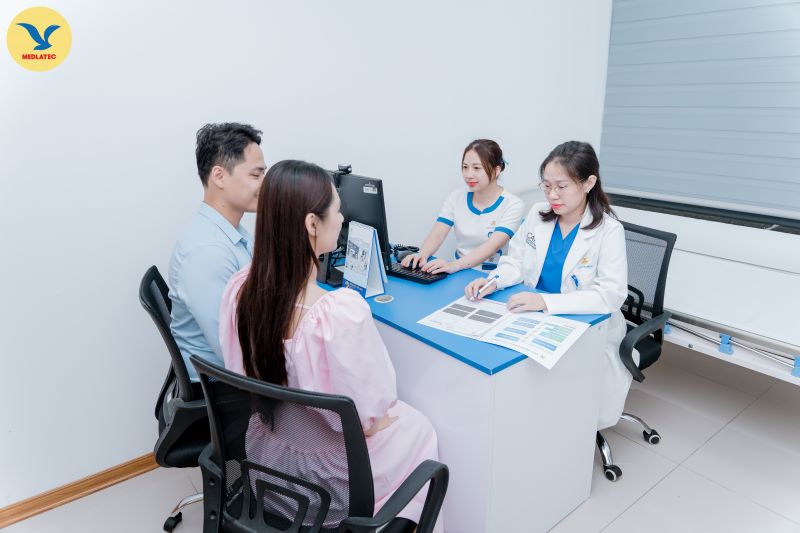 Thăm khám kịp thời để lắng nghe tư vấn của bác sĩ về phương pháp điều trị tình trạng yếu sinh lý một cách phù hợp 