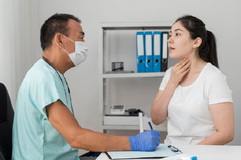 Bệnh nhân trào ngược dạ dày cần thăm khám để điều trị theo hướng dẫn từ bác sĩ chuyên khoa