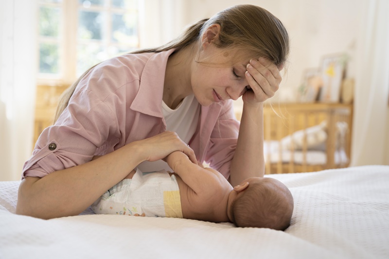 Các bà mẹ thường rất lo lắng khi trẻ bị sốt