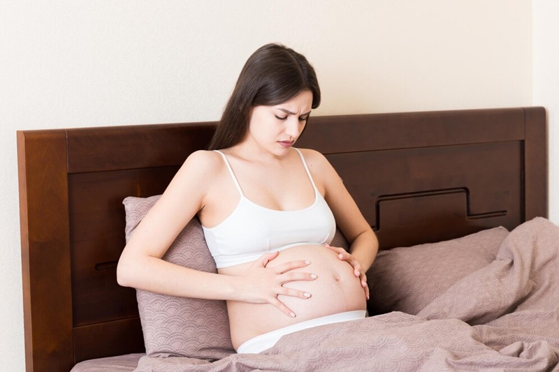 Nhiều chị em cảm nhận bụng dưới đập như nhịp tim khi mang thai