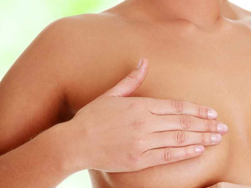 Miếng dán ngực có thể giúp chị em phụ nữ thoải mái diện những bộ trang phục nào?
