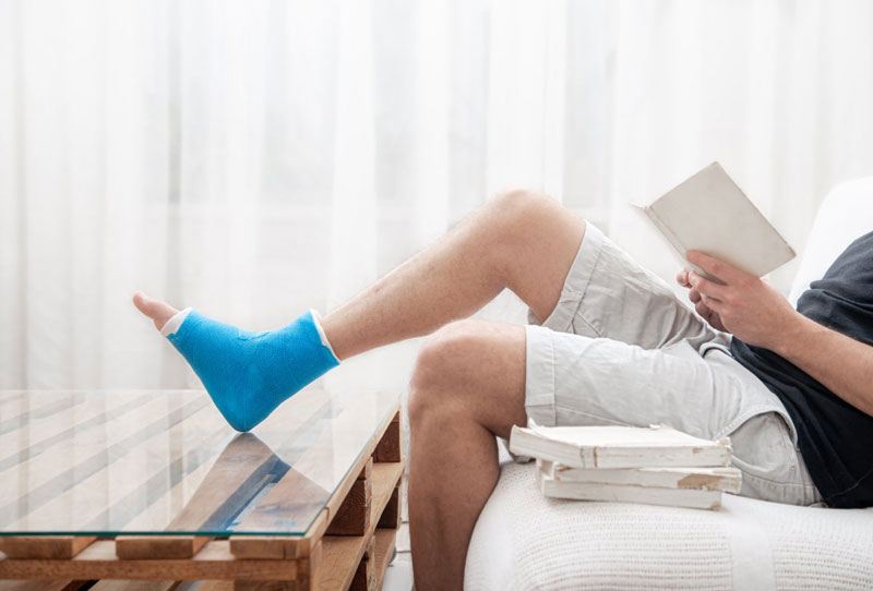 Câu trả lời cho thắc mắc làm sao để hết ngứa khi bó bột là giữ bột khô thoáng