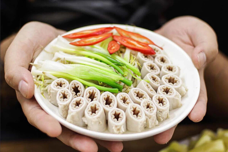 Không nên ăn lòng quá thường xuyên vì sẽ gây ảnh hưởng đến sức khỏe tim mạch, đặc biệt là ở những người đang mắc các bệnh lý mạn tính 