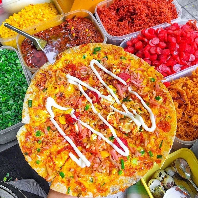 Bánh tráng nướng là món ăn vặt hấp dẫn và được nhiều người ưa thích