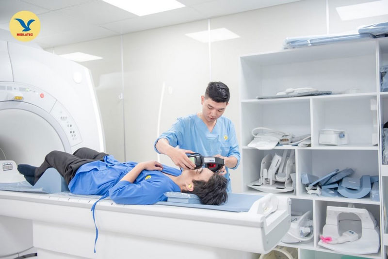 Chụp cộng hưởng từ chỉ định trong trường hợp hình ảnh chụp X-quang không rõ nét 