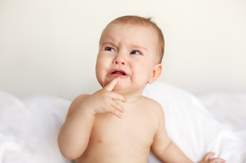 Trẻ thường quấy khóc nhiều do hăm vùng kín