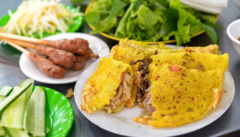 Bạn nên ưu tiên chọn loại bánh xèo chay hoặc ít dầu mỡ
