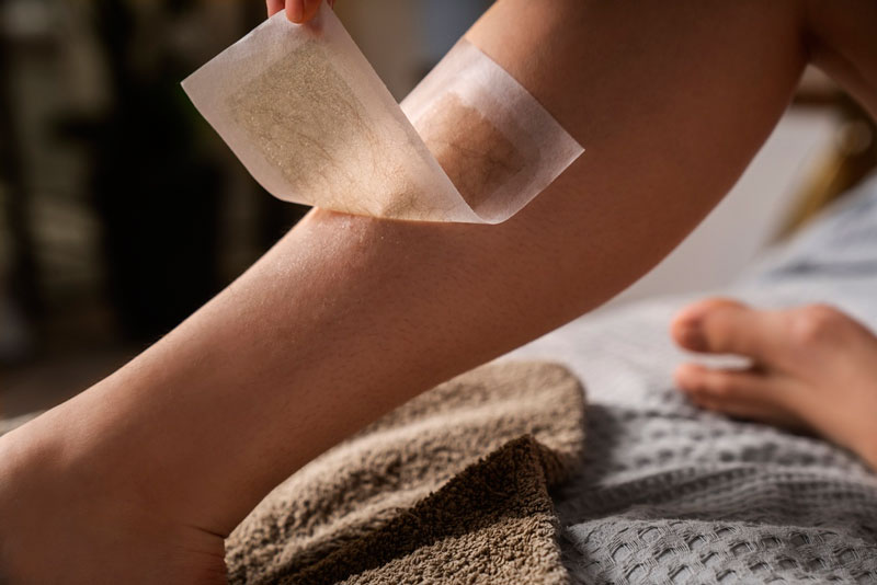Bạn không nên nhổ lông hoặc tẩy lông trong 6 tuần trước khi bắt đầu liệu trình 