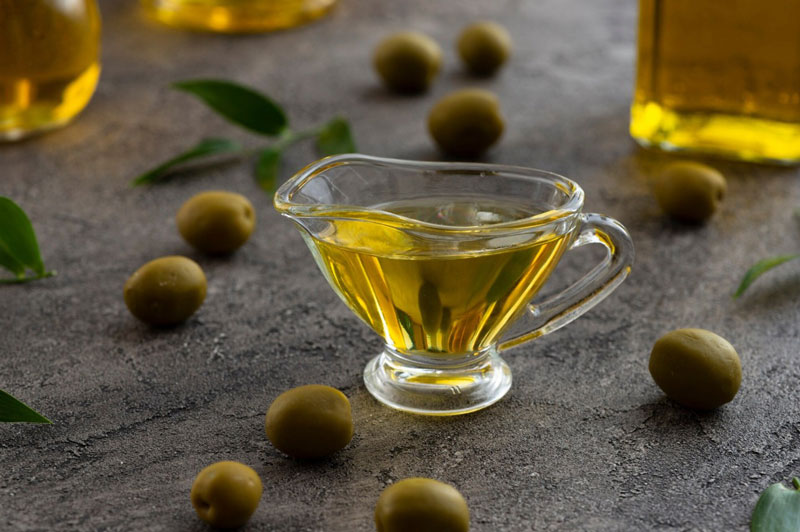 Trị thâm nách với dầu oliu