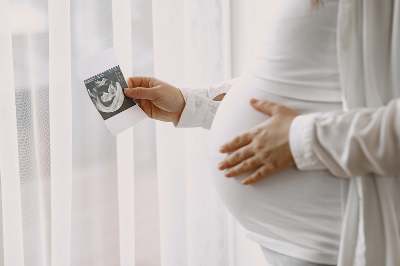 Thoát vị não thường xuất hiện ngay từ giai đoạn đầu của thai kỳ.
