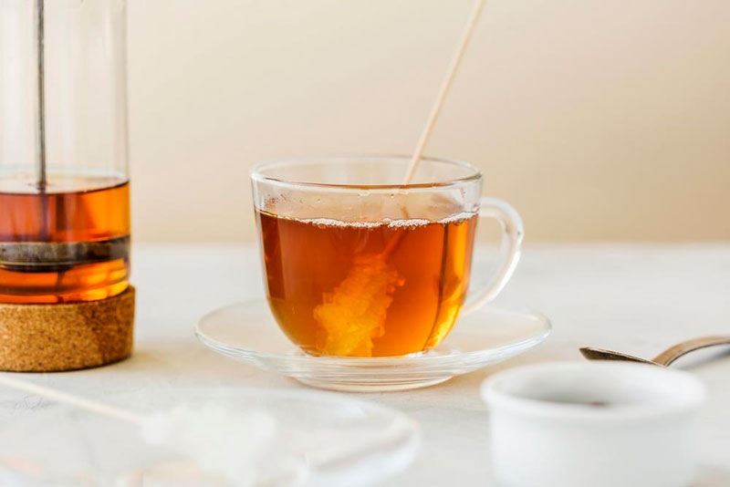 Người bị huyết áp thấp không nên uống tỏi ngâm mật ong
