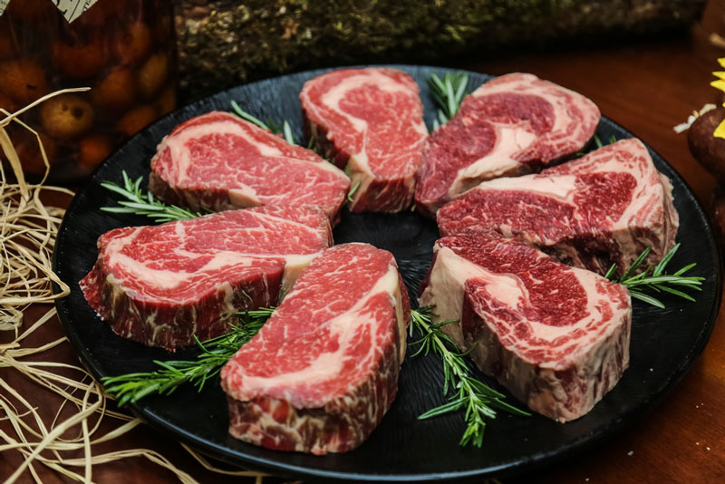 Thịt giàu protein cần được bổ sung vào chế độ ăn cho bệnh nhân xạ trị ung thư