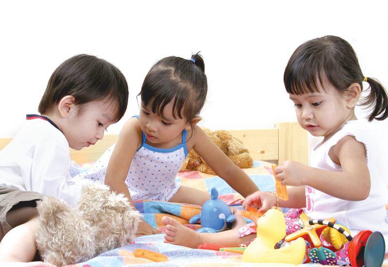 Bệnh chân tay miệng có khả năng lây lan rất cao thông qua việc tiếp xúc gần với người mắc
