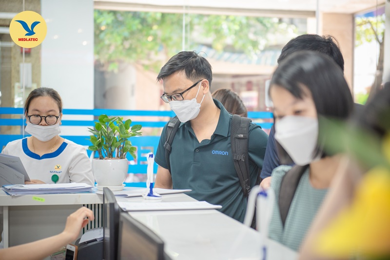 Người bệnh cần tái khám đúng hẹn để được đánh giá hiệu quả điều trị bệnh 
