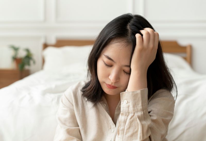 Cơn đau đầu xuất hiện thường xuyên có thể là dấu hiệu cao huyết áp ở người trẻ 