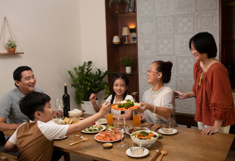 Một trong những thắc mắc phổ biến là liệu viêm gan B có lây qua đường ăn uống không?