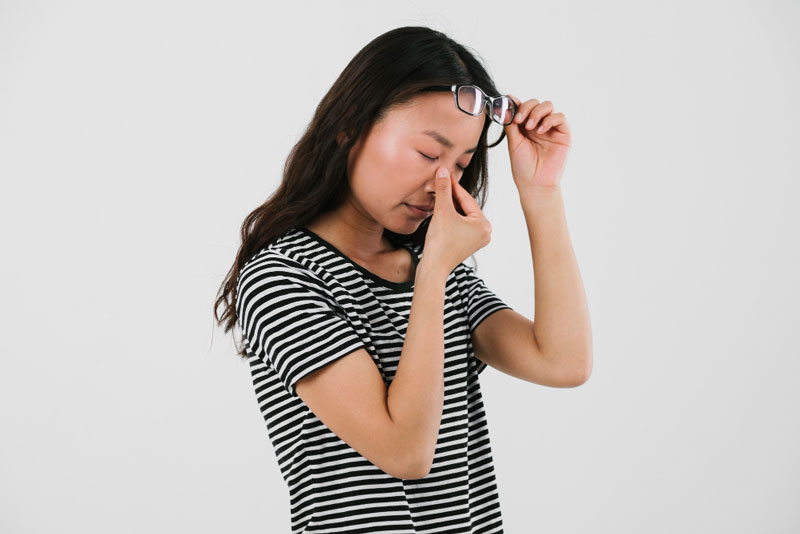 Timolol có thể gây tình trạng kích ứng mắt 