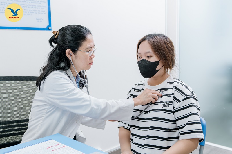 Nữ bác sĩ luôn tận tâm, tận tình vì sức khỏe người dân