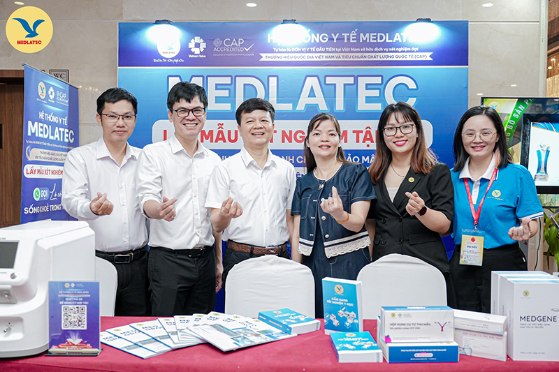 Các cán bộ chủ chốt đại diện MEDLATEC tham dự Hội nghị  