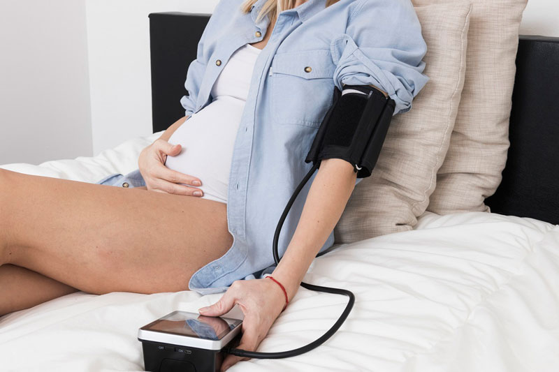 Mẹ bầu dễ tụt huyết áp do thay đổi nội tiết tố
