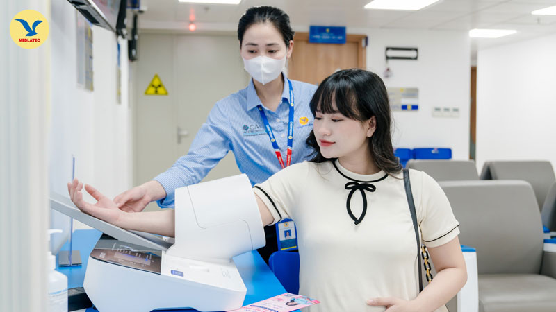 Nên đi khám nếu tình trạng tụt huyết áp xảy ra thường xuyên