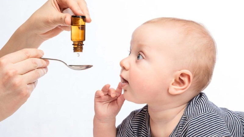 Cha mẹ nên bổ sung kẽm cho trẻ vào buổi sáng sau khi ăn sáng 30 phút 