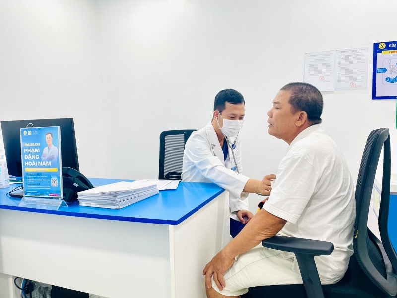 Bác Nguyễn Văn Hiếu (phường Hạnh Thông, TP.HCM) bày tỏ sự hài lòng đối với dịch vụ khám sức khỏe 