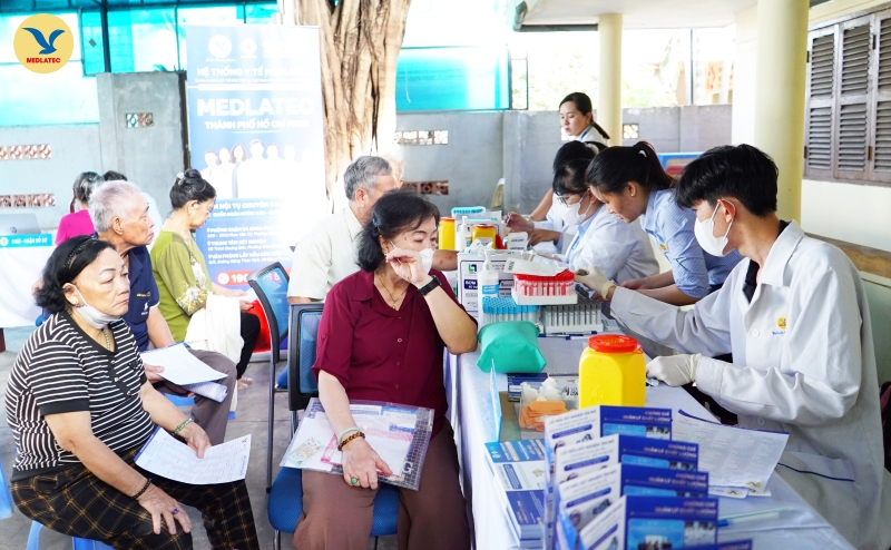 Chương trình được tổ chức và sắp xếp khoa học bao gồm buổi lấy mẫu xét nghiệm và kiểm tra sức khỏe  