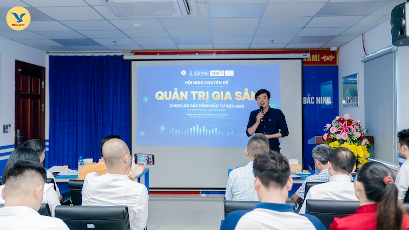 Các diễn giả chia sẻ tại chương trình 