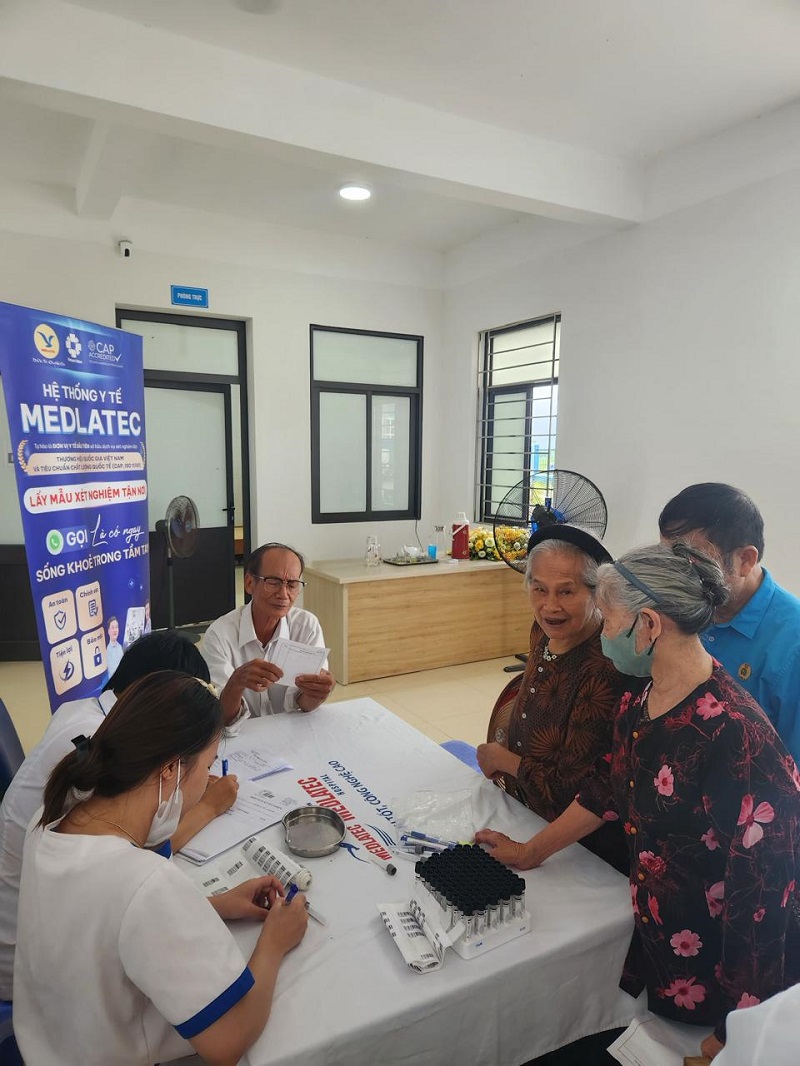 Hình ảnh triển khai khám sức khỏe tri ân tại điểm Trạm Y tế xã Hạ Bằng (huyện Thạch Thất cũ), TP. Hà Nội
