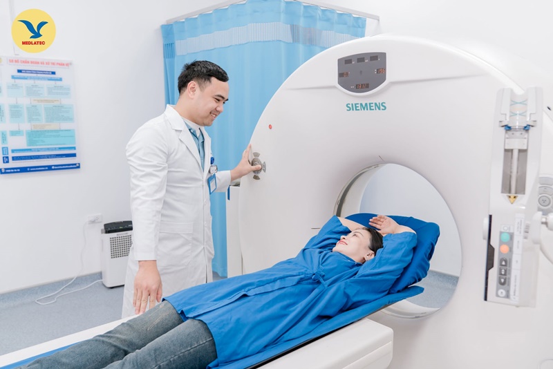 Bạn có thể hoàn toàn yên tâm khi thăm khám và tầm soát ung thư tại MEDLATEC
